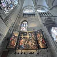 Free church with stained art, intrinsic work