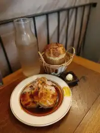 ノスタルジックな店内と生バンド演奏で優雅なランチ　ヴェルベット ヴァーゴ