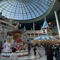 Lotte World in Winter: where Christmas dreams come true! 🎄