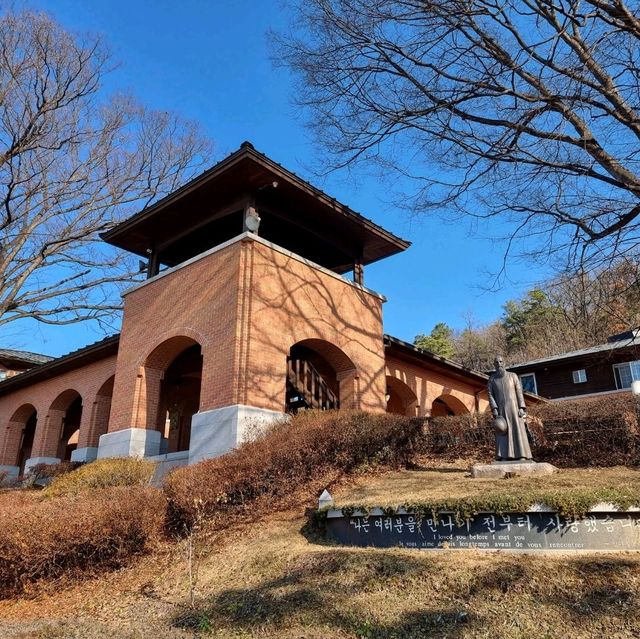 한국전쟁때 성모상이 눈물을 흘려 철수했다는 그 성당