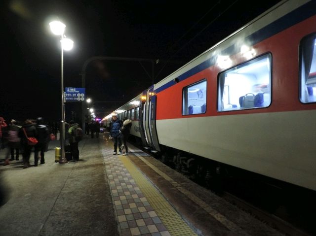 正東津火車站：海灘上的特色車站