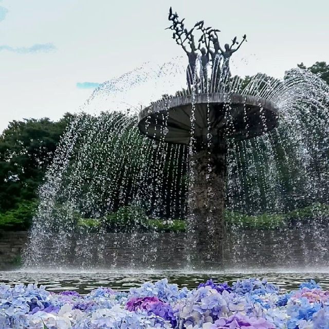 「羊山公園：絢麗花海，白日夜晚皆美」