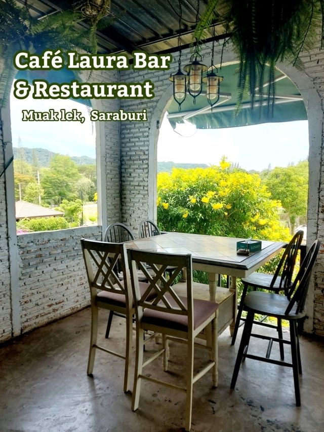 Café Laura Bar & Restaurant คาเฟ่สวยสไตล์อังกฤษ
