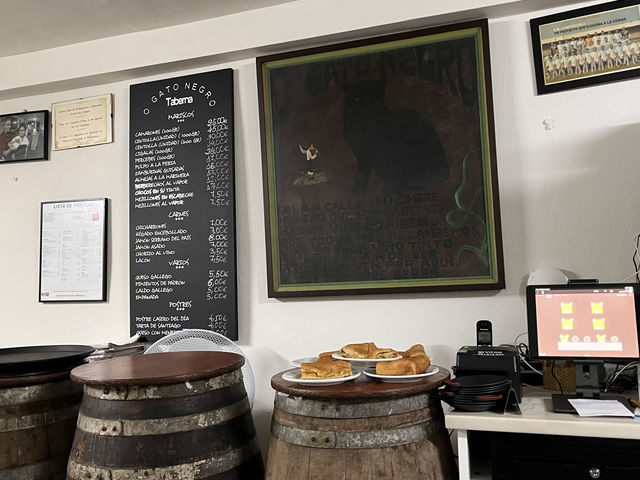 Taberna O Gato Negro@ サンティアゴ・デ・コンポステーラ 🐈‍⬛
