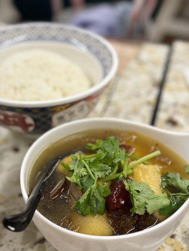 𖤣𖤥中環飯堂｜甜了些的養生湯麵🍜