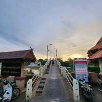 ตลาดเช้าริมน้ำเมืองอุทัยธานี