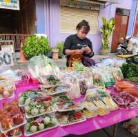 ตลาดเช้าริมน้ำเมืองอุทัยธานี