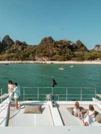ล่องเรือยอร์ชชมความสวยงามของกระบี่