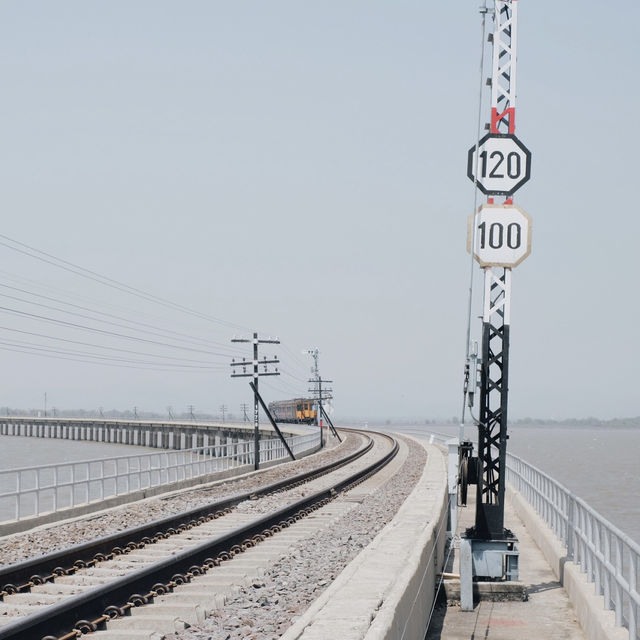 สะพานรถไฟลอยน้ำ ที่….ลพบุรี!