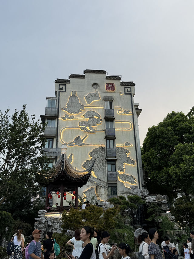 เที่ยวเมืองโบราณในเซี่ยงไฮ้ ดูไฟสวยๆ
