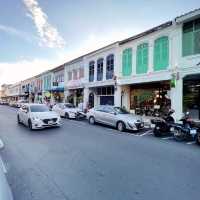 Backpacking through Old Phuket