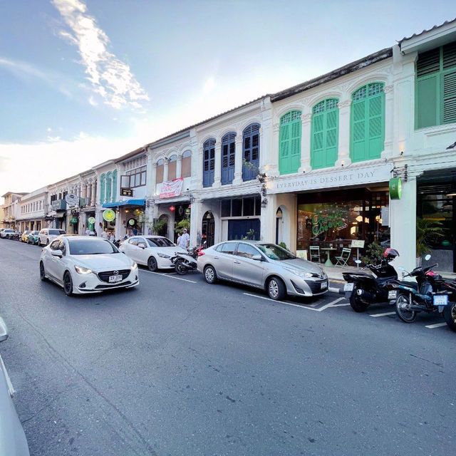 Backpacking through Old Phuket