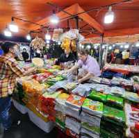 Son Tra Night Market : ตลาดกลางคืน 