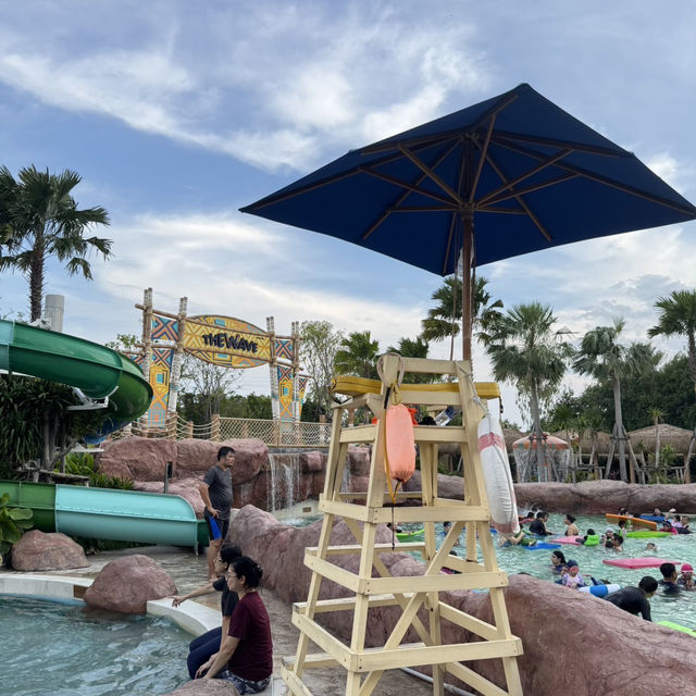 เที่ยวสวนน้ำ The Wave Hawaii Wave Pool 🛁