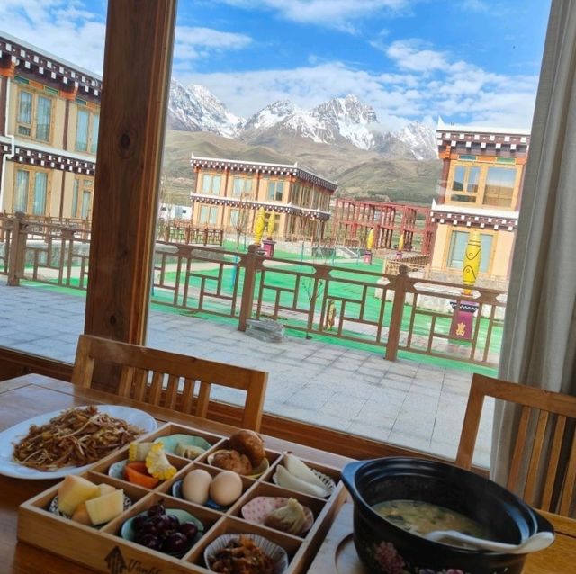 【甘孜縣】雪山下的民宿，助當地經濟增長