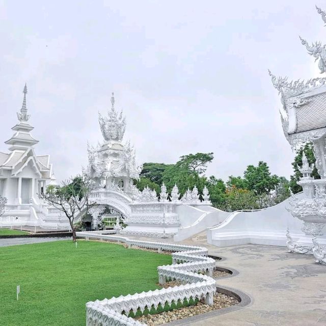 ร่องขุ่น 🙏🏼 พุทธศิลป์เมืองเชียงราย