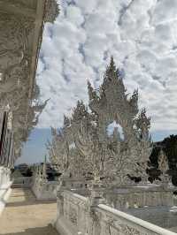 The White Temple: A Dazzling Masterpiece of Art and Spirituality in Chiang Rai