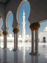 Exploring the Grandeur of the Mosque of Sheikh Zayed: A Symbol of Faith and Architecture