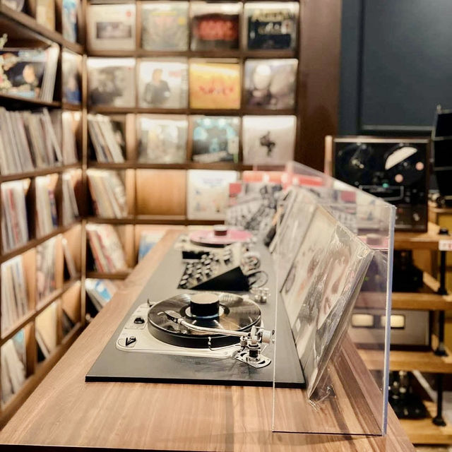 MISA Dining & Listening Room 