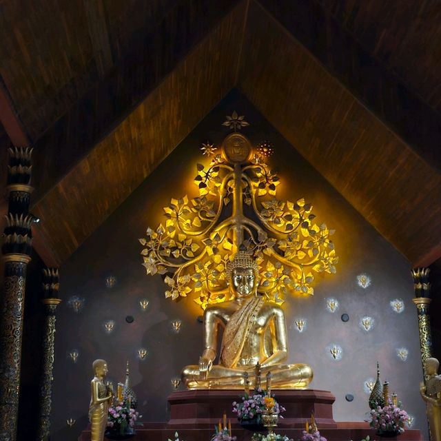 วัดสิรินธรวรารามภูพร้าว (วัดเรืองแสง)