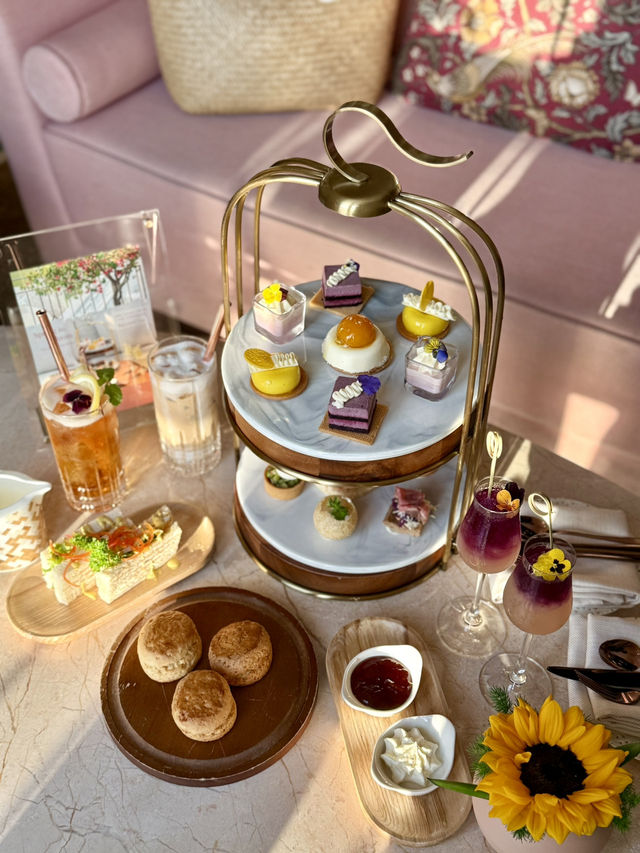 Luxury afternoon tea experience at iL Salone