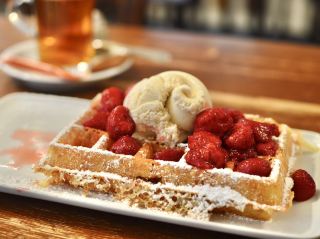 Waffle Heaven at Maison Dandoy in Brussels🇧🇪