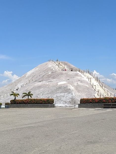 台南｜七股鹽山雪白鹽的世界，趣味又好拍！
