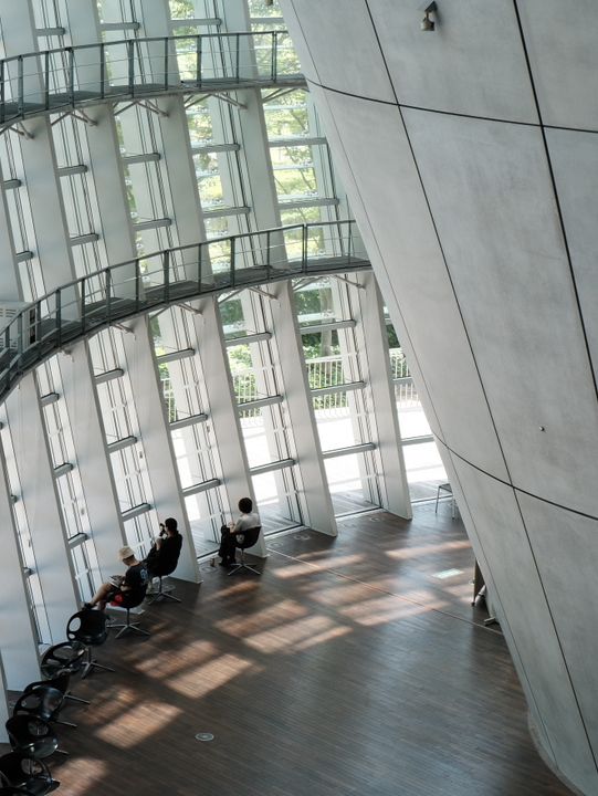 穿梭於藝術與電影的浪漫空間—國立新美術館🇯🇵參訪體驗