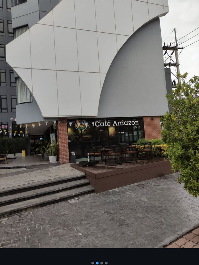 📍เที่ยวนครปฐมนอน Xen Hotel ได้วิวนี้เลย