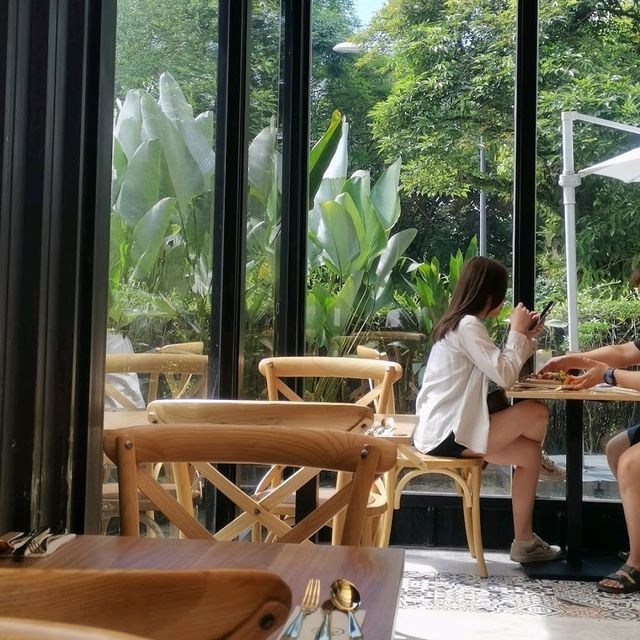 nice cafe