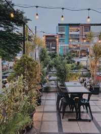 WALTIE’S ROOFTOP CAFE