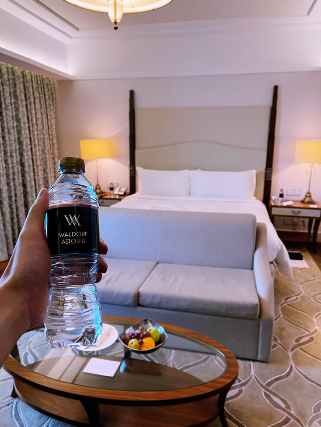 Waldorf Astoria Dubai - the Definition of Opulence and Elegance