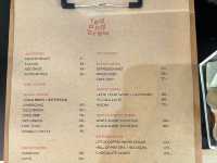 คาเฟ่ Red and Brew 