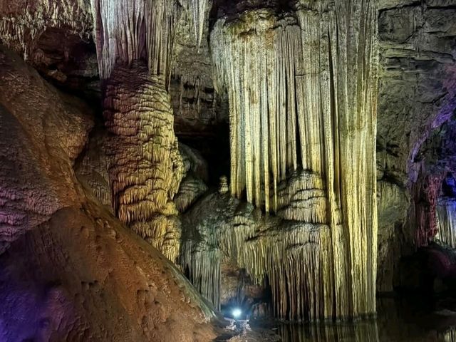 平地起花海、百花爭艷！貴州「獨山天洞」溶洞地貌景區