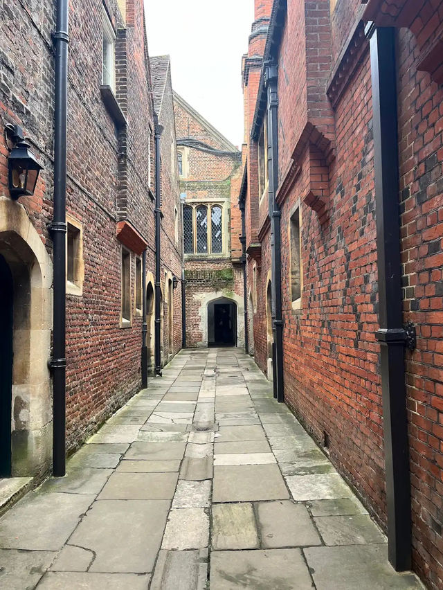 Hampton Court Palace