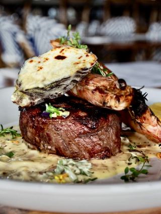 Steamers Bar & Grill