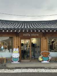 경주에서 꼭 가봐야 할 핫플레이스 ‘황리단길’ 🍞🌮