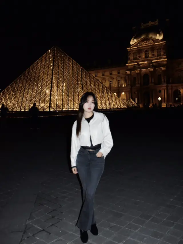 Artistic shot at the Louvre Museum Glass Pyramid! Tips for capturing the perfect shot.