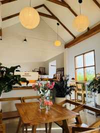 คาเฟ่สุดมินิมอล บรรยากาศอบอุ่น ที่ Artio Cafe
