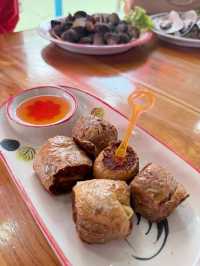 ร้านอาหารทะเล ริมป่าชายเลน บรรยากาศดี อร่อยด้วย