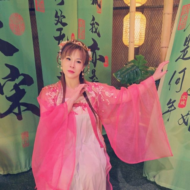 Walking Through Time: A Day in Song Dynasty Hangzhou