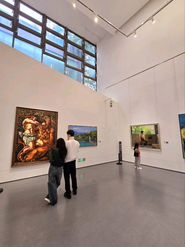 油畫村旁的美術館