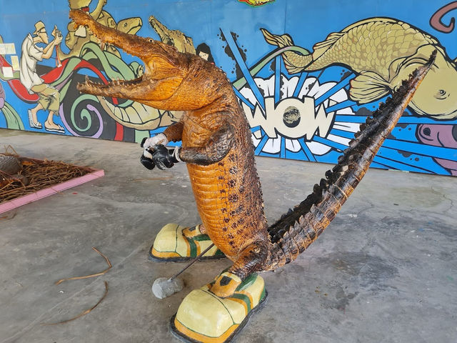 Snap Happy at Tuaran Crocodile Farm: Jaws-Dropping Fun! 🐊📸