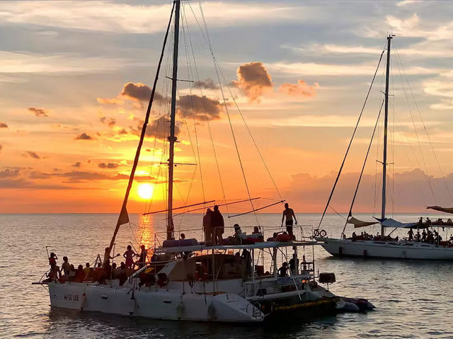 🌅✨ Langkawi Sunset Cruise Review: Sailing into Golden Hour!