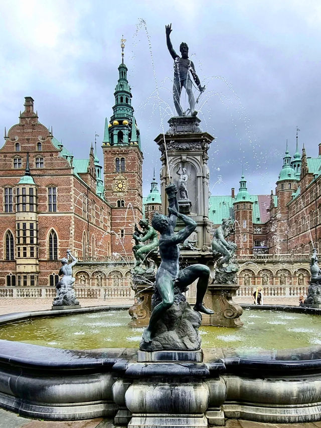동화 속 왕국의 예술 성, 힐레뢰 Frederiksborg Castle