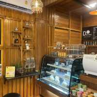 Daisy Cafe คาเฟ่ติดริมถนน บรรยากาศดี 