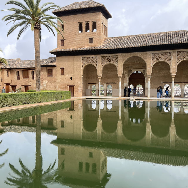 Granada ศิลปะแห่งอันดาลูเซีย สเปนตอนใต้