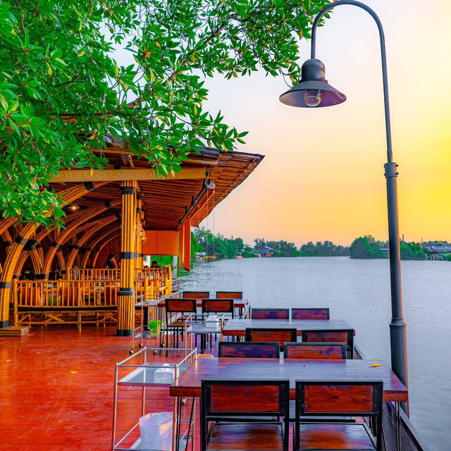 ร้านเรือนชายน้ำ Cafe&Restaurant