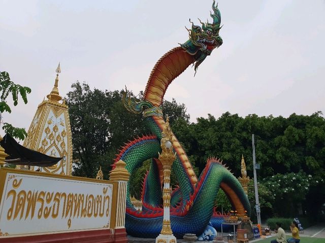 วัดพระธาตุหนองบัว ความสวยงามในอุบลราชธานี