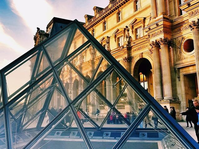 Where Past Meets Modern: The Architectural Magic of the Louvre’s Exterior